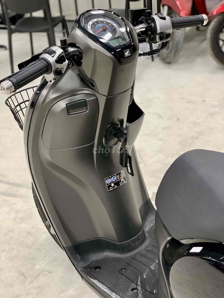 Honda Scoopy 2022 chính chủ BSTP đen bóng đẹp zin. Mua bán Xe máy tại Thành phố Thủ Đức Tp Hồ Chí Minh được đăng bởi Khương Phan hình 15