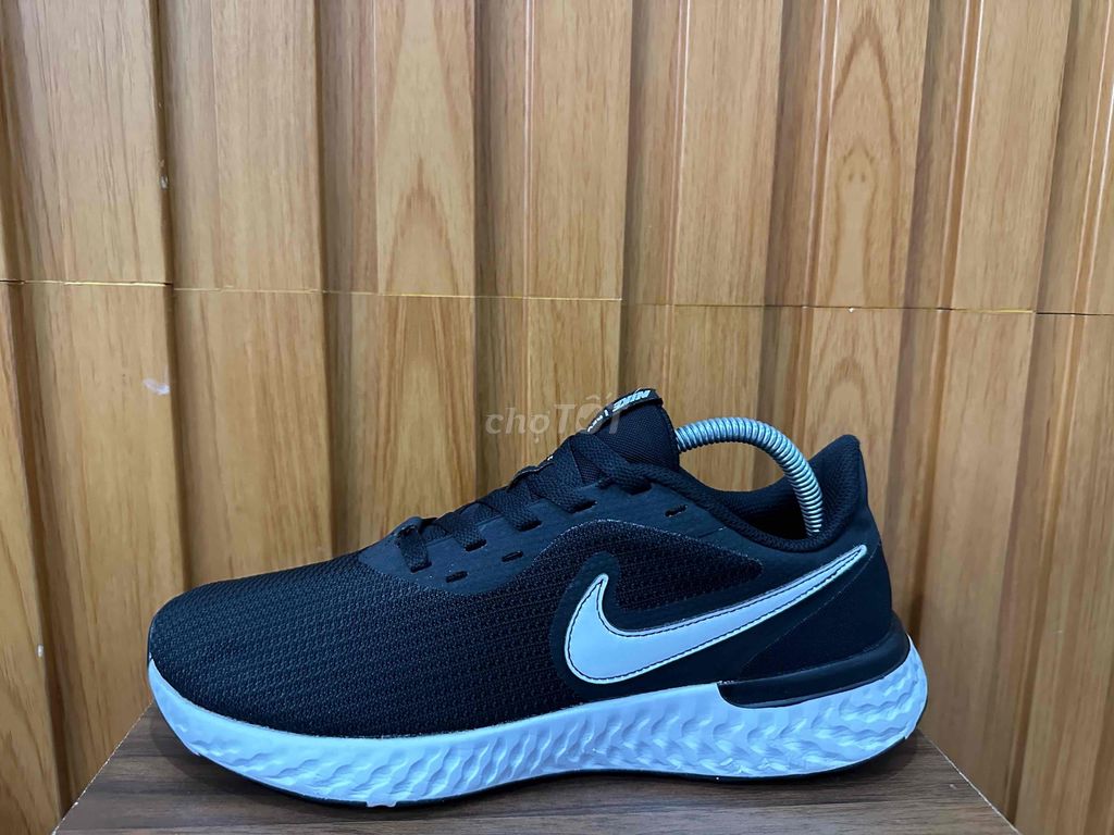 Giày Nike size 41 chính hãng mới cứng zin 98%