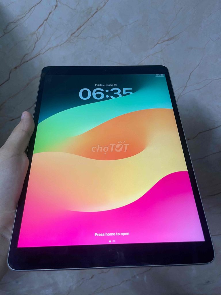 Apple iPad Pro 10.5 Wifi. Mua bán Máy tính bảng tại Quận Hoàng Mai Hà Nội được đăng bởi Lương hình 1