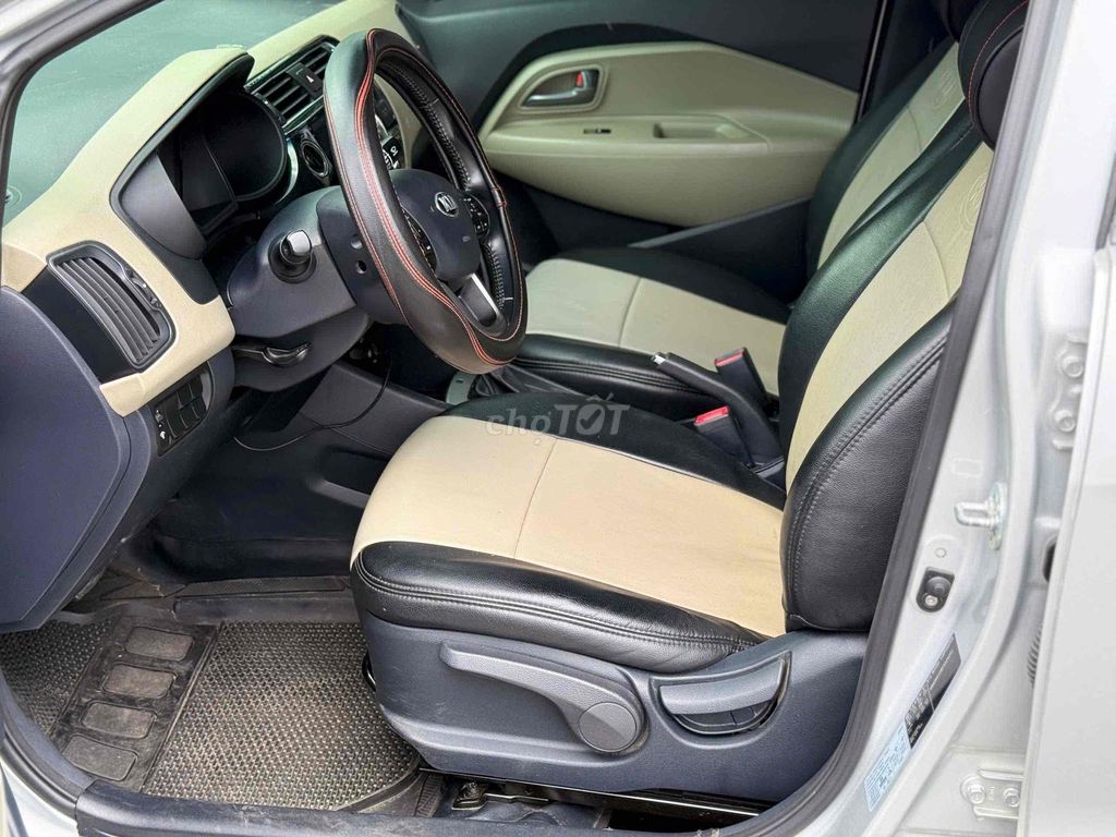 Kia Rio 2015 1.4 AT Sedan - 98000 km. Mua bán Ô tô tại Thành phố Dĩ An Bình Dương được đăng bởi tran van Huy hình 5