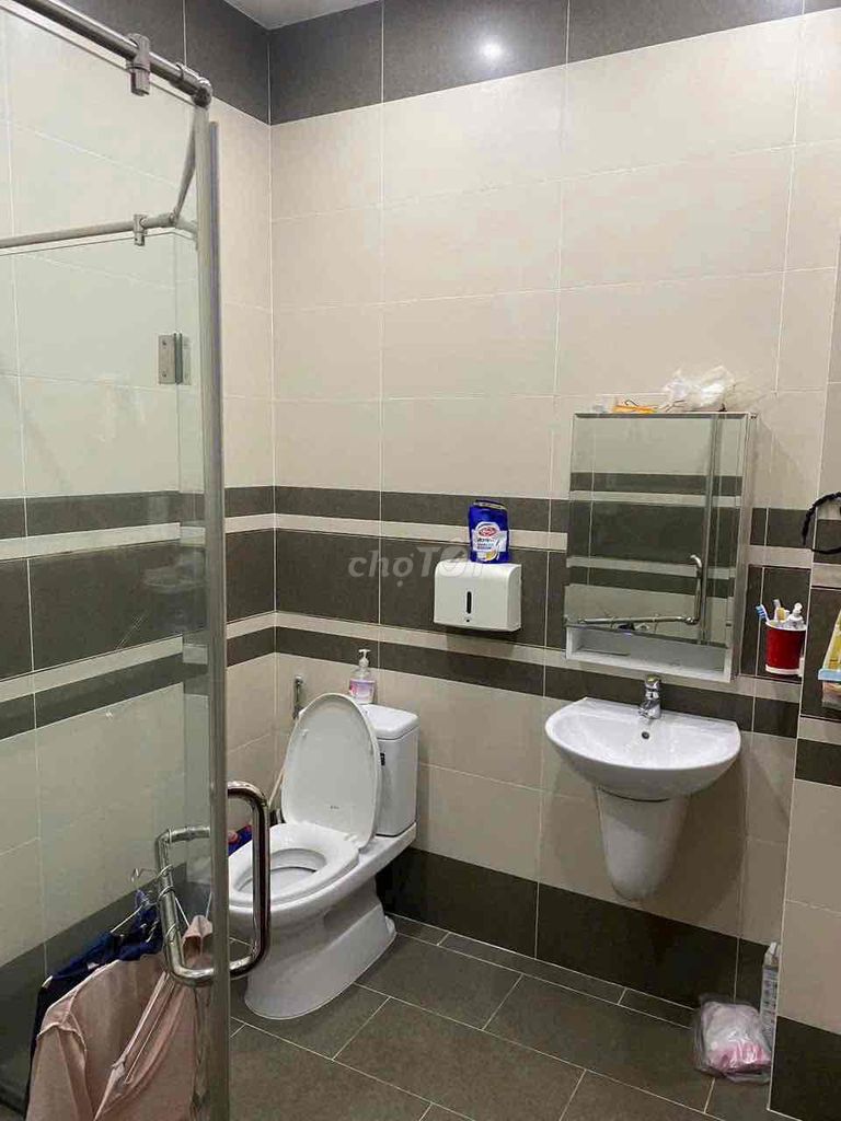 Cho thuê nhà MT đường Tên Lửa DT 8x25 XD 3,5 tấm . Giá 50tr