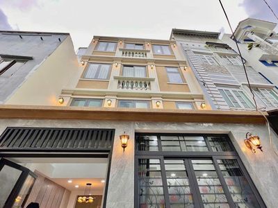 Nhà phố 90 m² · 5 PN · Đường Phan Xích Long