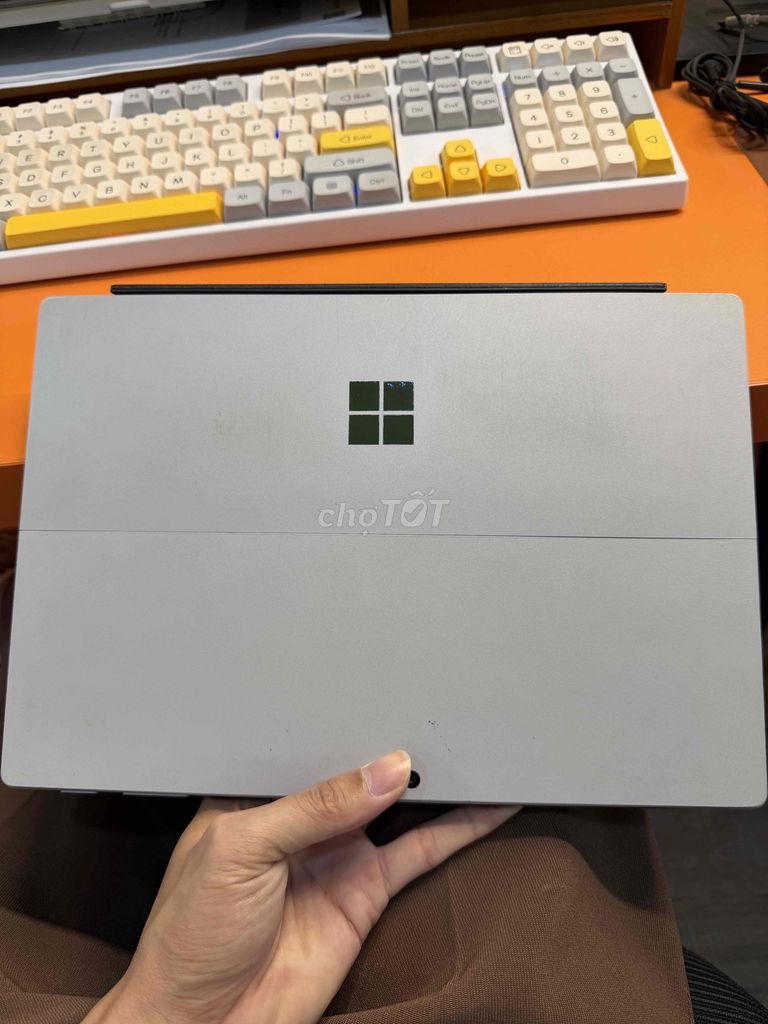 Surface Pro 5 core i5, RAM 8GB SSD 256GB. Mua bán Laptop tại Quận Hai Bà Trưng Hà Nội được đăng bởi Quang thiện hình 1