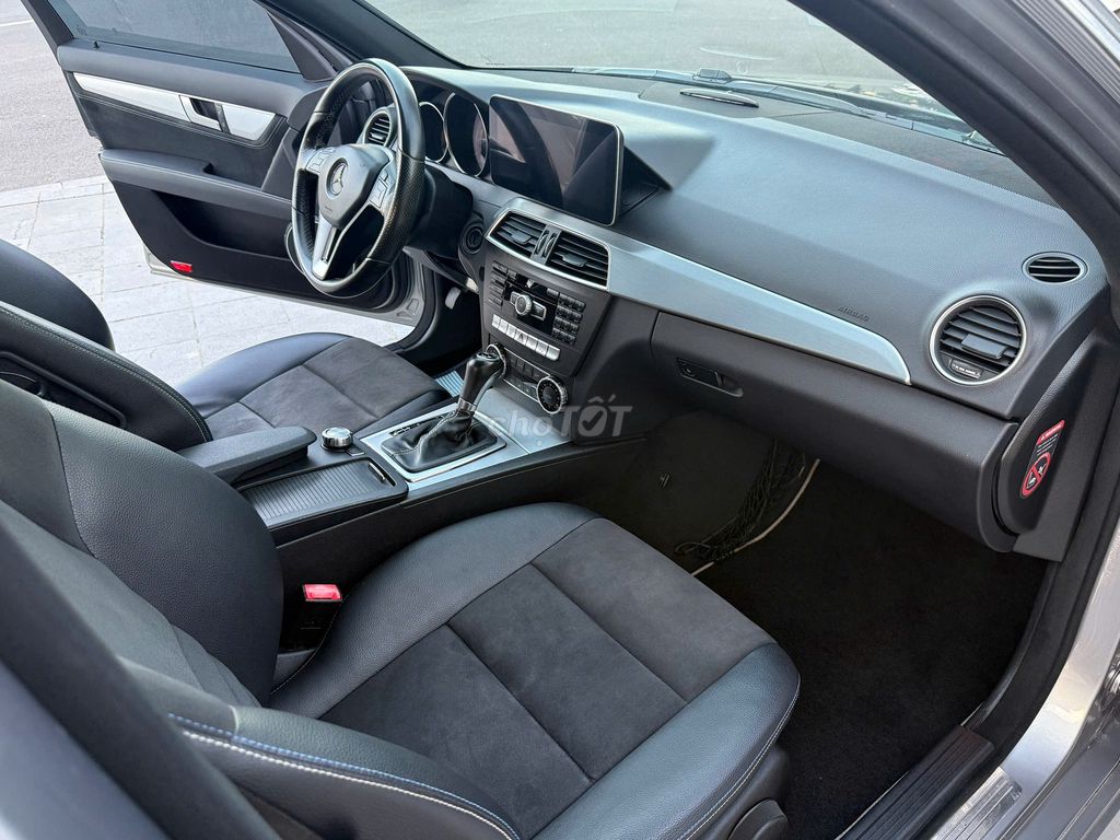 Mercedes C200 Editions 2014 Siêu Đẹp. Mua bán Ô tô tại Quận Thanh Xuân Hà Nội được đăng bởi Nguyễn Tuấn Hoàng hình 19