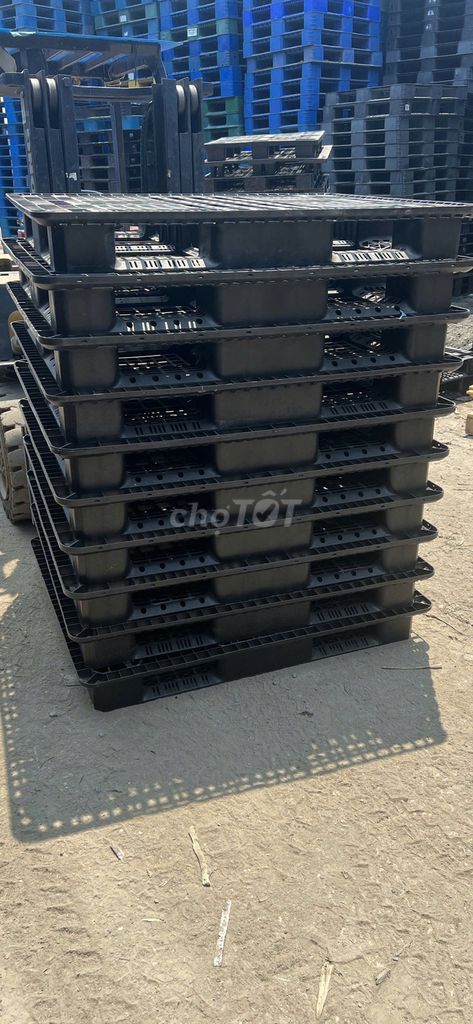 Pallet nhựa Đen 130 x 110 x 15 cm đã qua sử dụng. Mua bán Đồ chuyên dụng, Giống nuôi trồng tại Quận Liên Chiểu Đà Nẵng được đăng bởi Minh Dũng Nhựa Châu Á hình 1