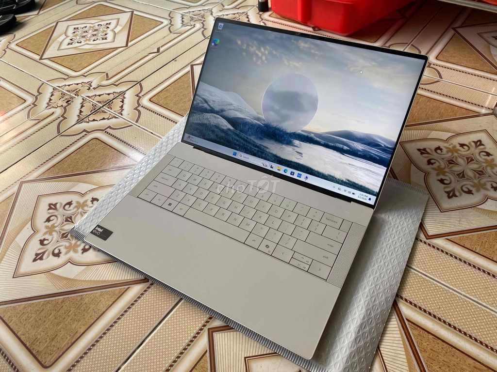 Dell Xps 9440 Ultra 7 155H 32G SSD 512G White US. Mua bán Laptop tại Quận 1 Tp Hồ Chí Minh được đăng bởi Nguyễn hình 1