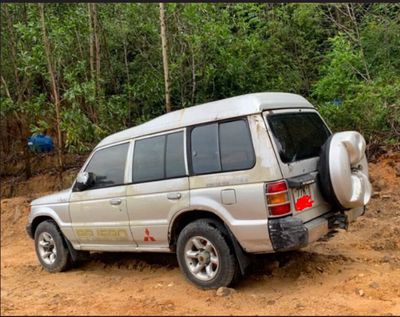 Ô tô Mitsubishi Pajero 1992 7 chỗ màu bạc. Mua bán Ô tô tại Thành phố Qui Nhơn Bình Định được đăng bởi HUY
