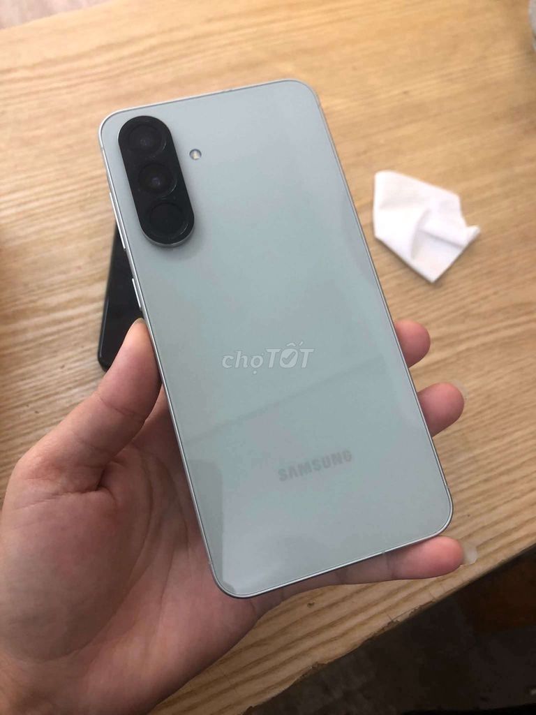 Samsung A56 256GB Xám 99% mới. Mua bán Điện thoại tại Huyện Đất Đỏ Bà Rịa - Vũng Tàu được đăng bởi Gia Huy hình 1