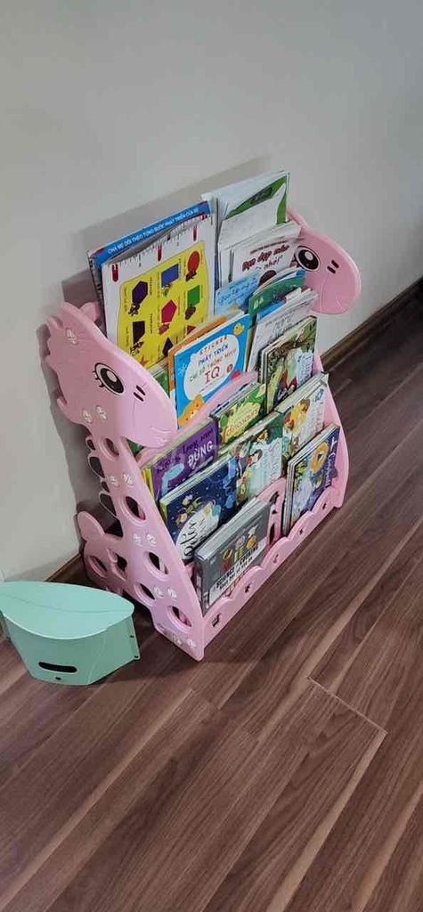 Kệ sách nhựa Hồng Trẻ em dễ lau chùi. Mua bán Tủ, kệ gia đình tại Quận Hà Đông Hà Nội được đăng bởi Vân hình 1