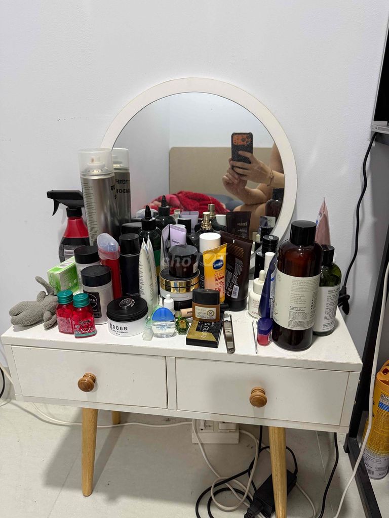 Bàn trang điểm Gỗ gương tròn. Mua bán Bàn ghế tại Quận Phú Nhuận Tp Hồ Chí Minh được đăng bởi Nguyễn Trọng Nghĩa hình 1