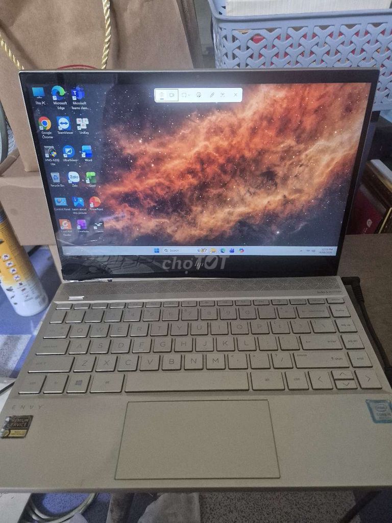 HP Envy 13 i5 8th Gen màu vàng. Mua bán Laptop tại Quận 11 Tp Hồ Chí Minh được đăng bởi Lê Hiếu hình 1