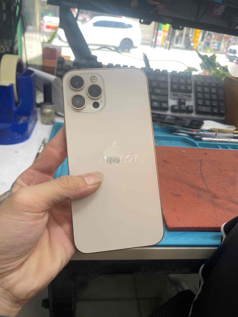 Apple iPhone 12 Pro Max Vàng. Mua bán Điện thoại tại Thành phố Thuận An Bình Dương được đăng bởi Tp Mobile hình 1