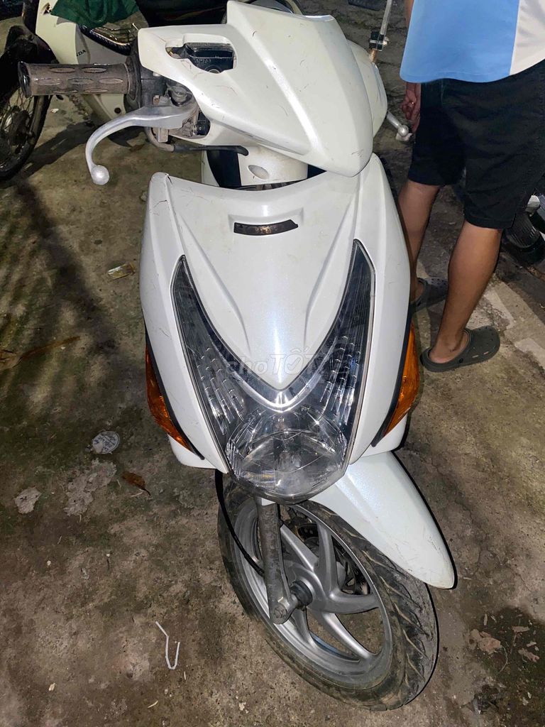 Honda Click Trắng đời chót 6 nan chính chủ 4,8tr
