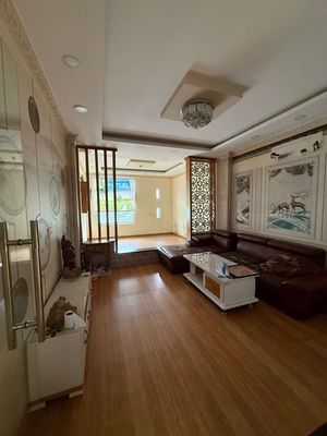 NHÀ CHO THUÊ 1 TRỆT 3 LẦU MT SONG HÀNH, DT 4×20 CÓ 4PN,4WC