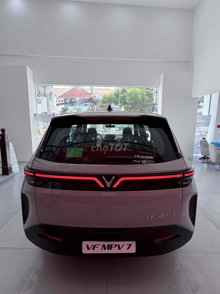 Vinfast Vf Mpv 7 2026 photo 3