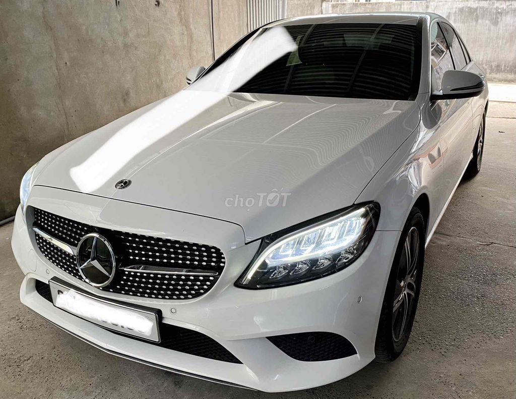 Mercedes C180 2020 Trắng Kem Odo 42.500km. Mua bán Ô tô tại Huyện Long Thành Đồng Nai được đăng bởi Hậu  hình 1
