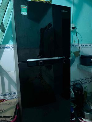 Tủ lạnh samsung 206l màu đen bóng, còn bảo hành