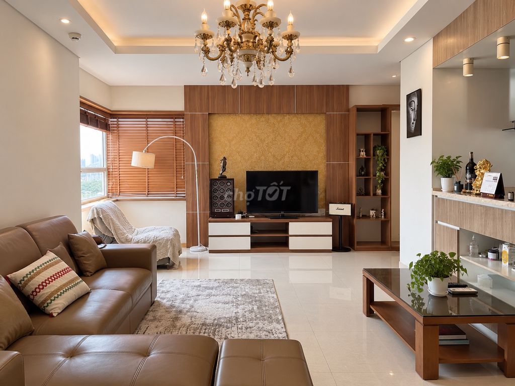 3-комнатная угловая квартира Golden Palace Me Tri площадью 114 м², высокий этаж, прекрасный вид, цена 9,6 миллиарда