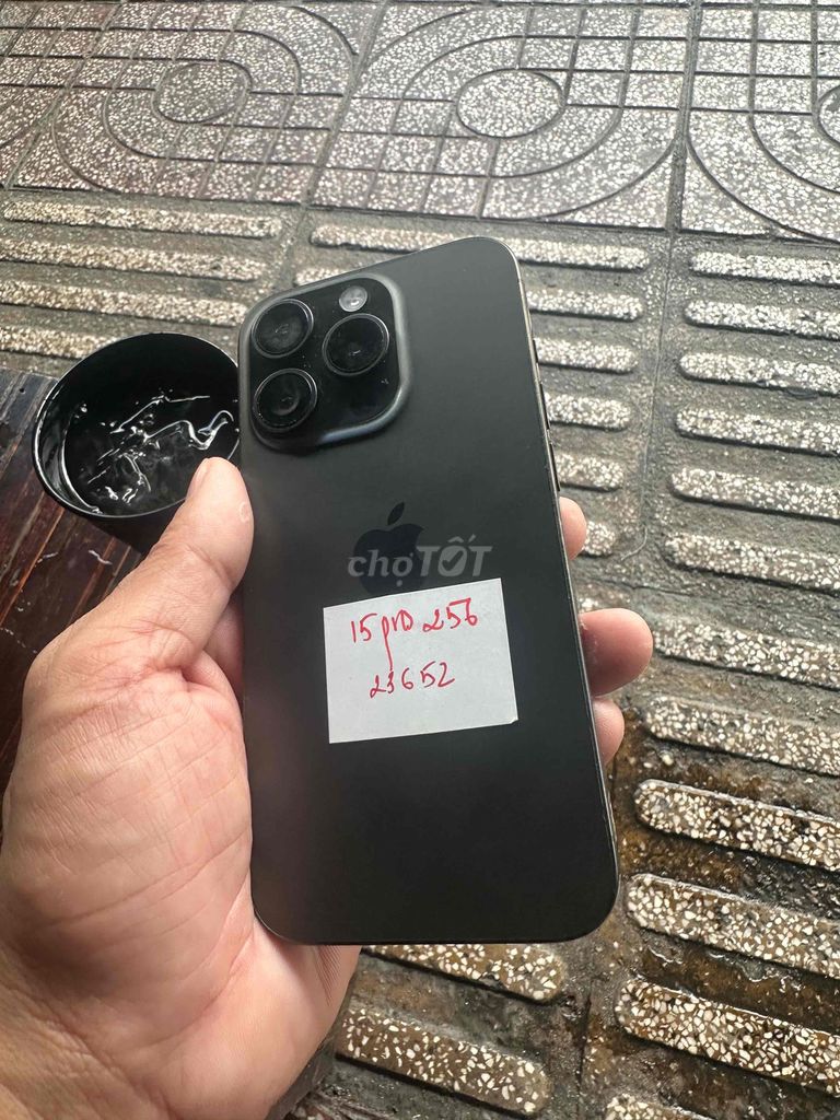 Apple iPhone 15 Pro 256GB Đen 98.5%. Mua bán Điện thoại tại Quận Bình Thạnh Tp Hồ Chí Minh được đăng bởi hcmdam me hình 1