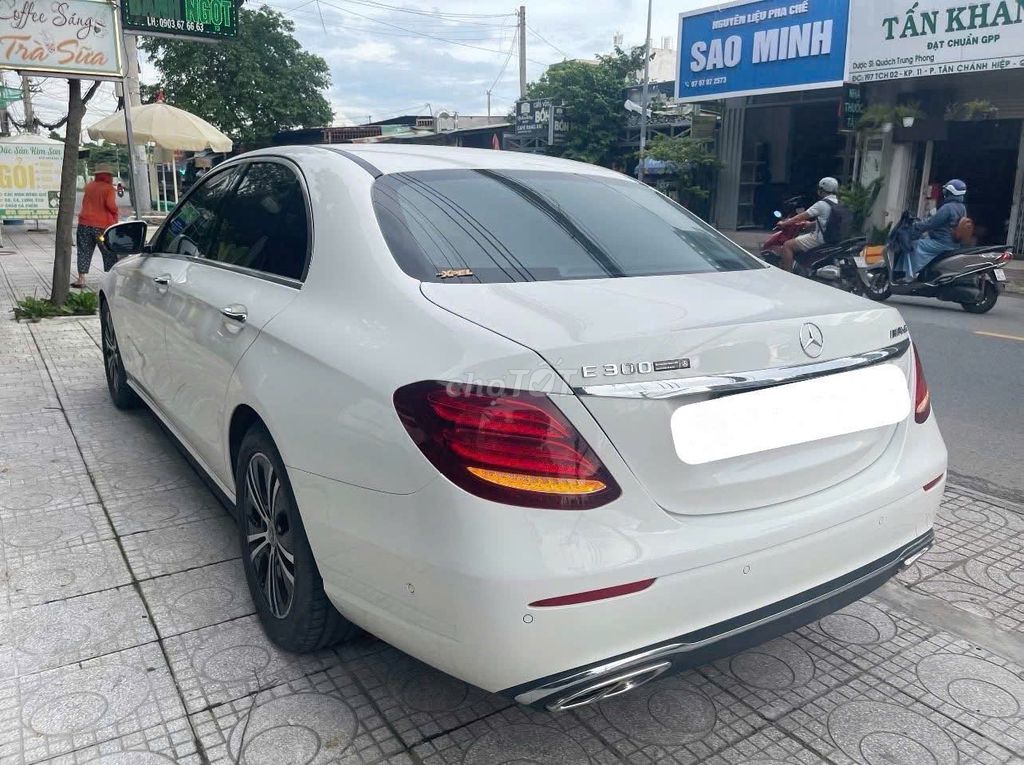 Mercedes E180 2020 siêu lướt 20000 km trắng nt nâu. Mua bán Ô tô tại Quận Gò Vấp Tp Hồ Chí Minh được đăng bởi NGUYỄN MINH VUA XE LƯỚT hình 5
