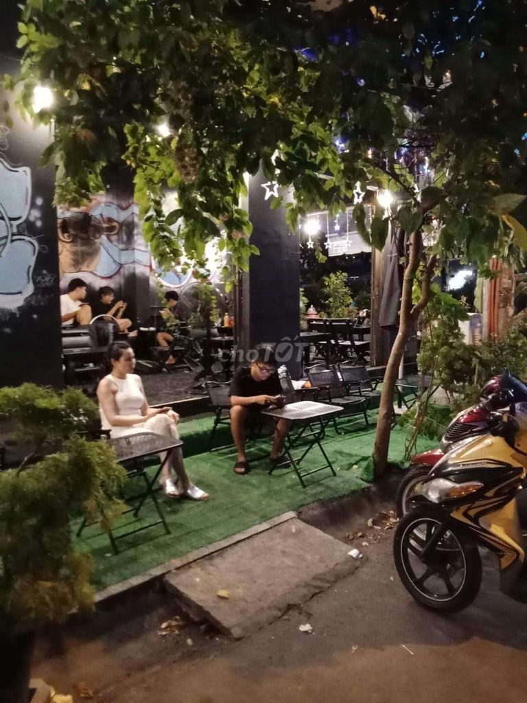 Sang quán cafe góc hai mặt tiền. Mặt bằng 9triệu