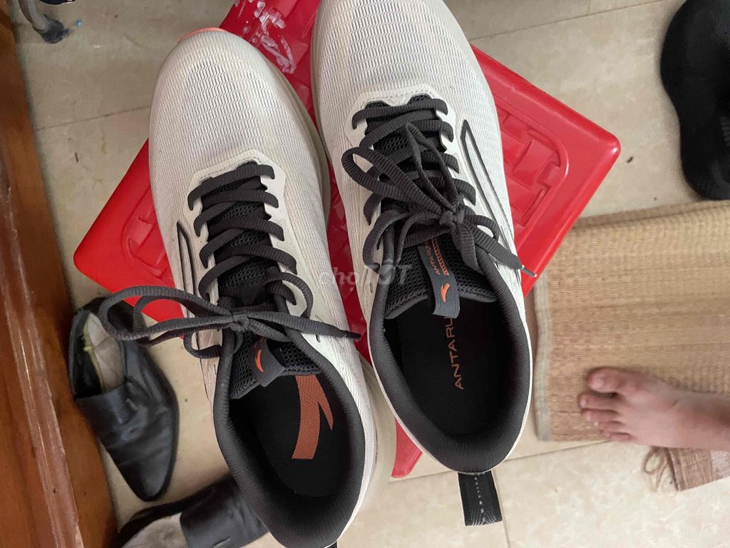 Giày thể thao Unisex Trắng Đen Size 41 42 Mới 99%. Mua bán Giày dép tại Huyện Hưng Hà Thái Bình được đăng bởi Nguyễn Trưởng hình 1