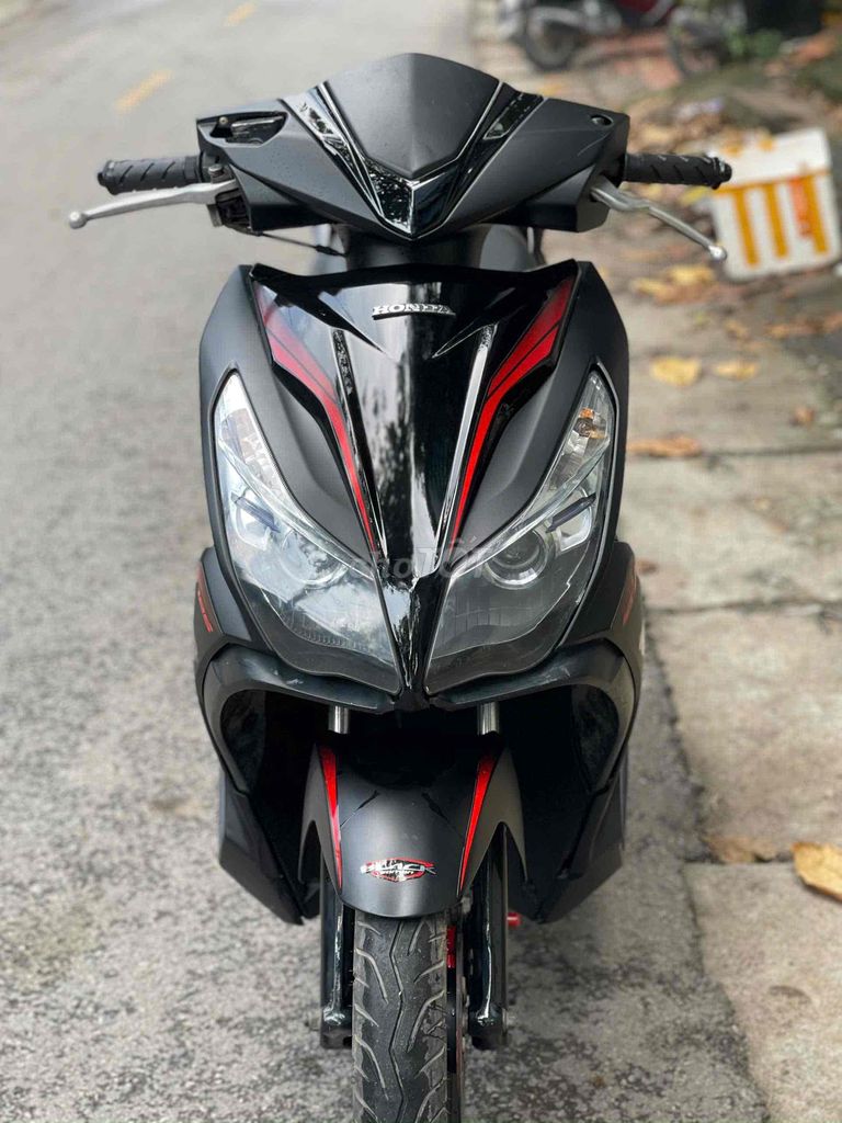Honda Airblade 125cc dky 2017 chính chủ. Mua bán Xe máy tại Quận Bắc Từ Liêm Hà Nội được đăng bởi Cẩm Hương hình 3