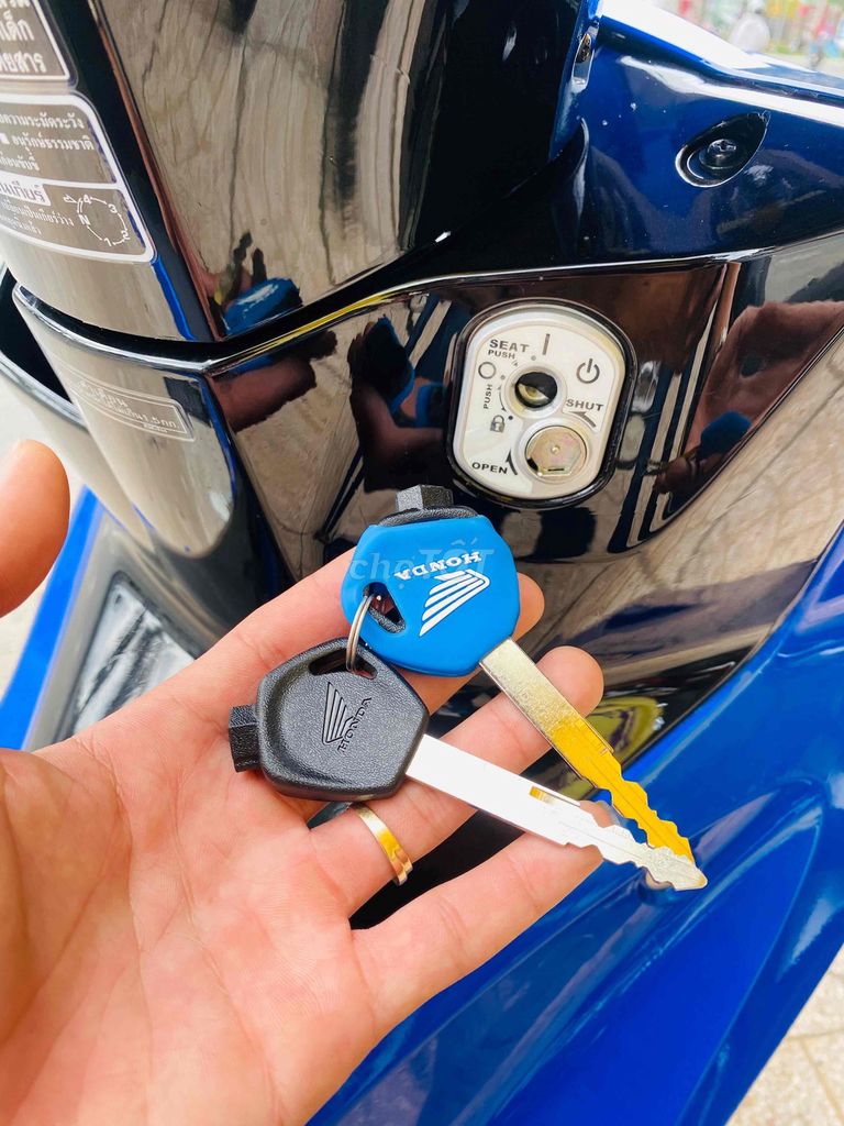 Wave thái 2025 lướt như mới rẻ hơn mới vài chục✅. Mua bán Xe máy tại Quận Ninh Kiều Cần Thơ được đăng bởi Hiếu Xe máy Tân Liên Hưng 2 hình 6