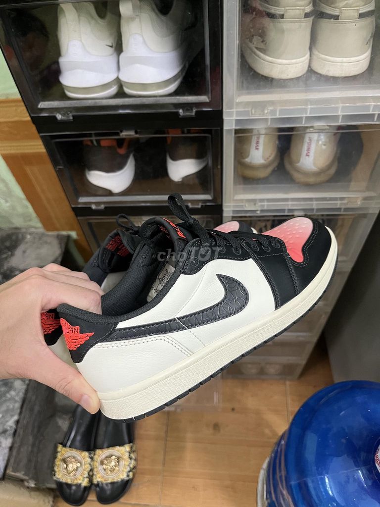 Giày thể thao Nike Jordan Low 1 Nam 41. Mua bán Giày dép tại Quận Hoàn Kiếm Hà Nội được đăng bởi Trần Đình Hoàng hình 1