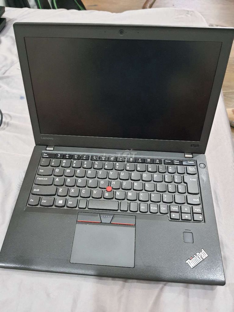 Thanh lý Lenovo Thinkpad X270: i7-7500u/8gb/256gb.