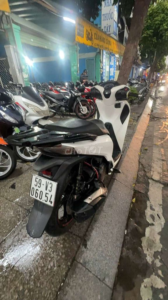 Honda SH 125 2018 белый 90%
