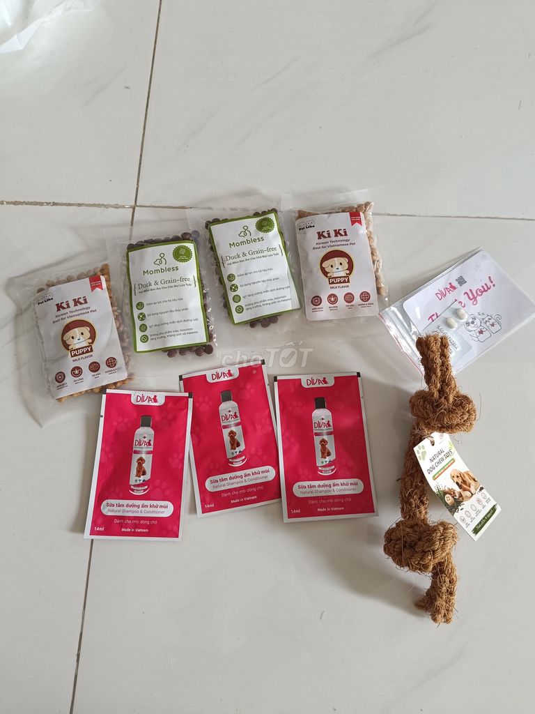 Combo Thức ăn, sữa tắm đồ chơi... cho cún. Mua bán Phụ kiện, Thức ăn, Dịch vụ tại Quận 8 Tp Hồ Chí Minh được đăng bởi Chị hạnh hình 1