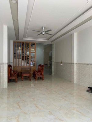 Cho thuê nhà MT đường Tên Lửa DT 4,5x20 xd 3,5 tấm . Giá 30tr/tháng