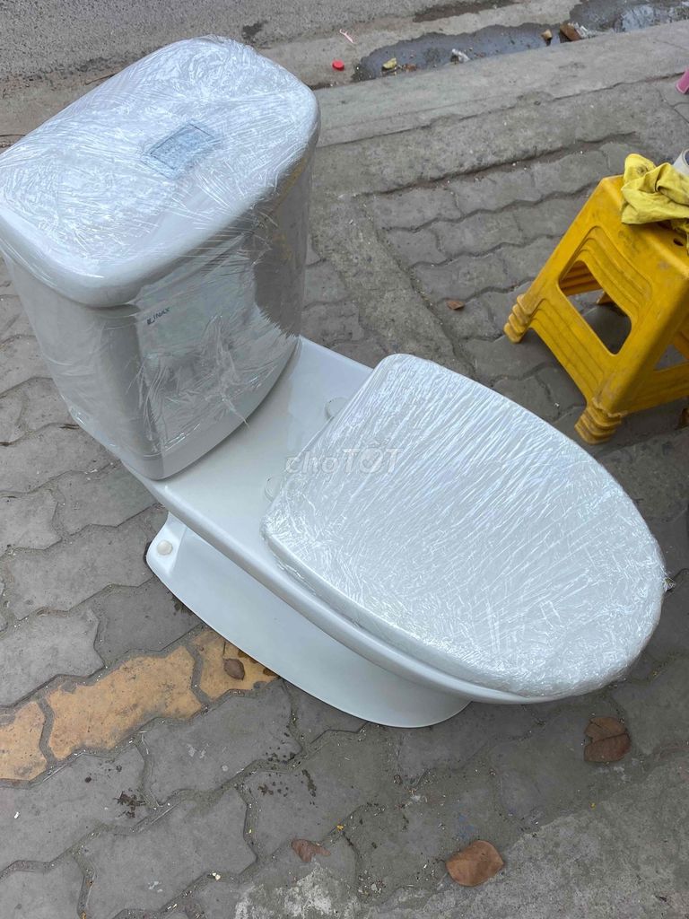 Bồn cầu INAX 504 Men sứ Trắng. Mua bán Thiết bị vệ sinh, nhà tắm tại Huyện Nhà Bè Tp Hồ Chí Minh được đăng bởi Thắng Lê hình 1