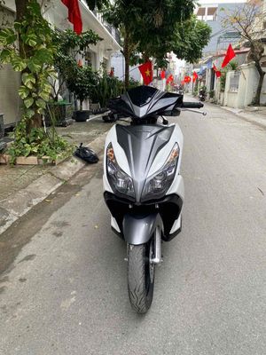 Honda airblade đời cao êm đẹp long lanh