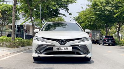 Toyota Camry 2021 2.5Q 3 vạn, sơn zin cả xe