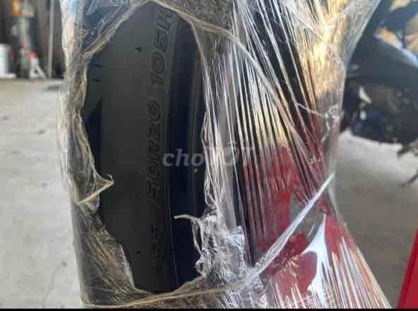 Dư cặp vỏ để lại giá rẻ Hancock 255/50R20  10tr
