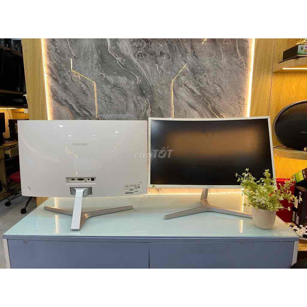 Màn hình cong Samsung LC27F397FHEXXV 27 inch. Mua bán Phụ kiện (Màn hình, Chuột...) tại Huyện Chơn Thành Bình Phước được đăng bởi Donald hình 1