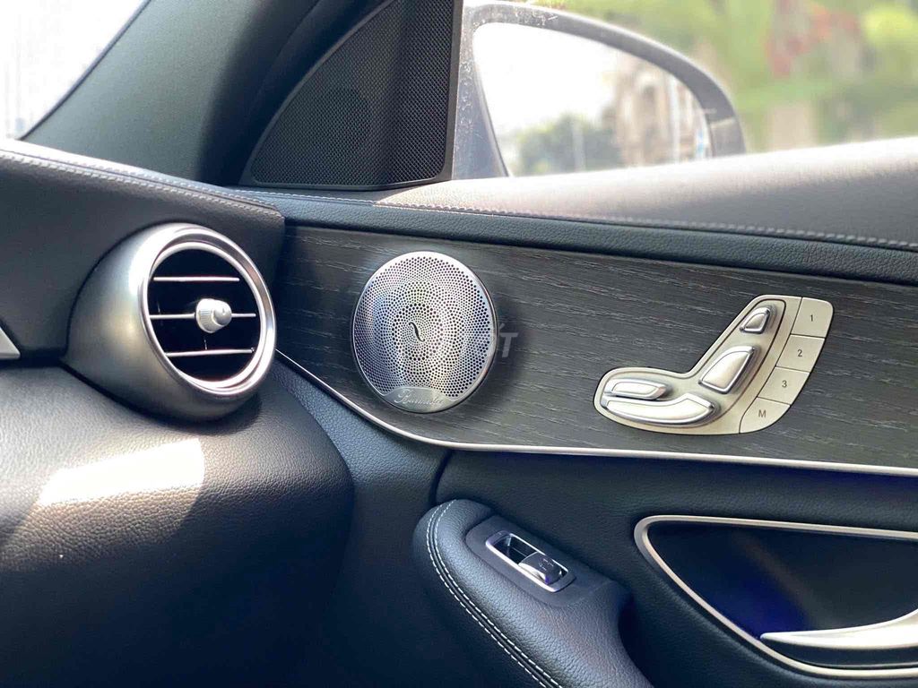Mercedes-Benz C300 AMG 2019 Model 2020 Đen. Mua bán Ô tô tại Quận 7 Tp Hồ Chí Minh được đăng bởi Hoàng Anh Tuấn hình 5