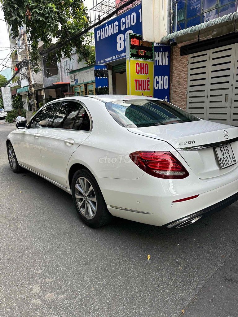 Mercedes Benz E Class 2018 E200 - 130000 km. Mua bán Ô tô tại Quận Kiến An Hải Phòng được đăng bởi Đông Anh hình 3