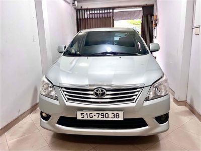 Innova 2013 2.0E Bạc cực mới