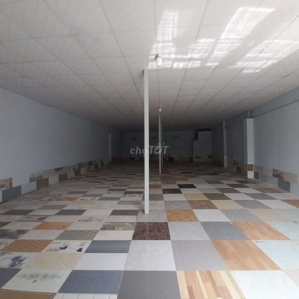 KHO TRUNG TÂM QUẬN 7. 190M2 GIÁ 20TR