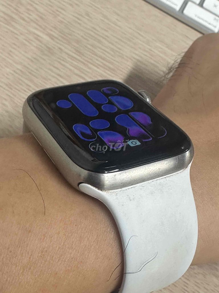 Apple Watch Series 6 Titan Bạc. Mua bán Thiết bị đeo thông minh tại Quận Cầu Giấy Hà Nội được đăng bởi Minh Khuê hình 1