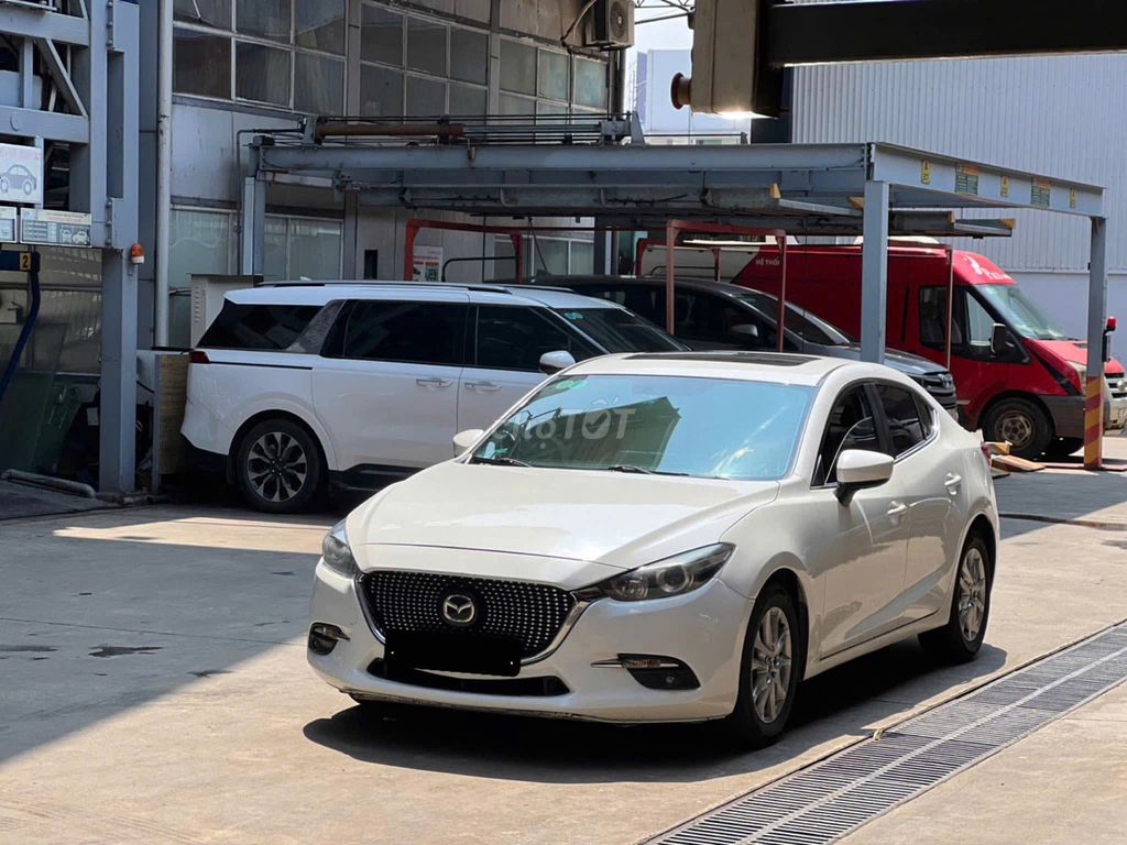 ✅ Mazda 3 FaceLift 2018 màu trắng