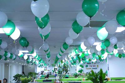 Nhân Viên Tư Vấn hoàn tất hồ sơ Vay