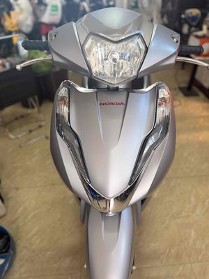 Honda Lead 2024 Bạc