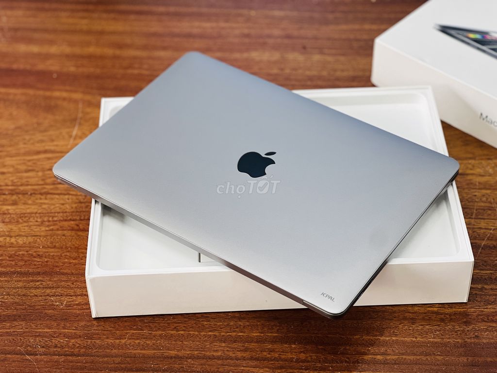 MacBook Pro 2019 i5-8G-256G full box zin mới 99%