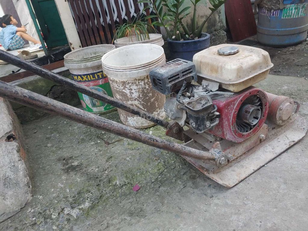 Máy đầm xăng đang hoạt động. Mua bán Đồ chuyên dụng, Giống nuôi trồng tại Huyện Bình Chánh Tp Hồ Chí Minh được đăng bởi bạn có  hình 1