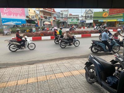 cần bán nhà mặt tiền định cư nơi khác lh ***