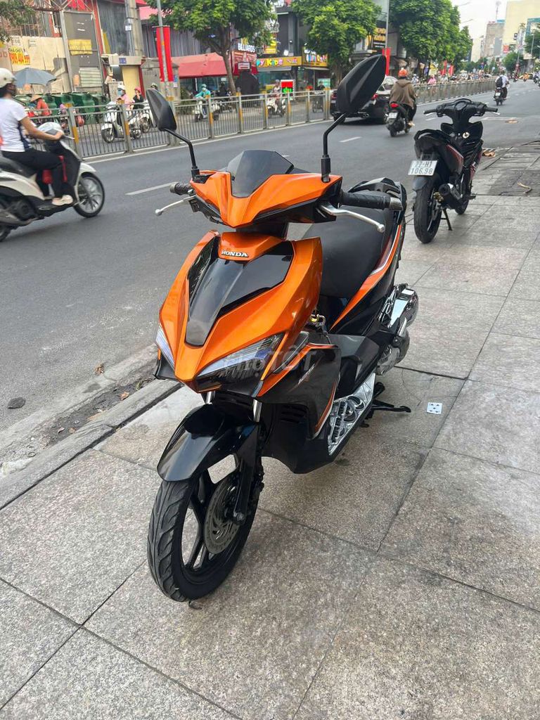 Honda Air Blade 2017 Cam đen